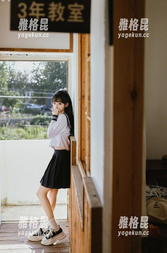 hlw 快来看看hlw.bet登录新链接,少女吃瓜现场超火爆!