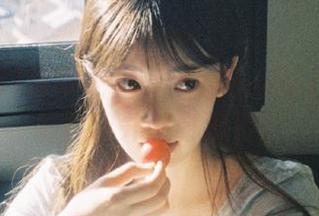 如何在155fun吃瓜网上收藏精彩内容并随时观看？