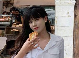 妹子教你免费登录好莱坞黑料正能量app下载超简单！